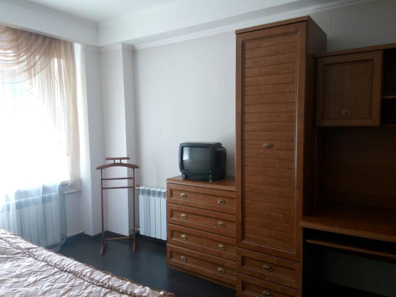 Квартира 2 Комн Рядом И-Т Амосова.Метро Олимпийская 3 Остановки Kijev Kültér fotó